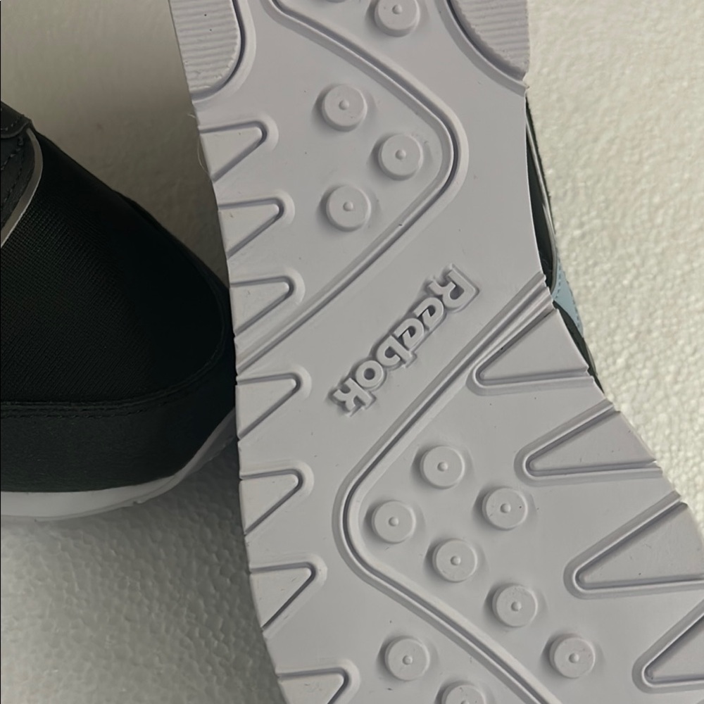 Reebok Black and Light Blue Sneakers - Picture 4 of 10